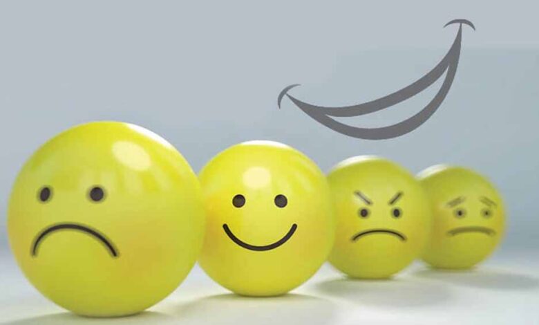 जीवन में सुकून चाहते हैं? इन 5 तरह के लोगों से बना लें दूरी