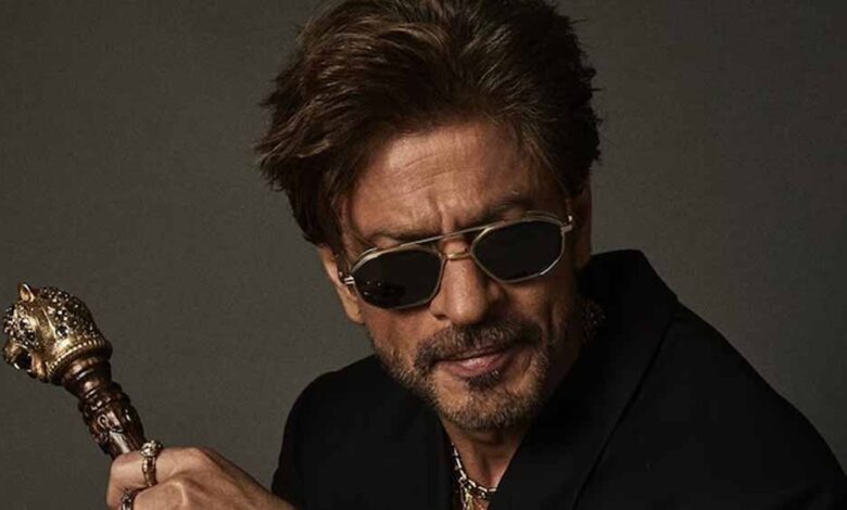 ‘दिलों के सच्चे बादशाह’ शाहरुख खान के जन्मदिन पर उमड़ा बॉलीवुड का प्यार, कई स्टार्स ने दी बधाई