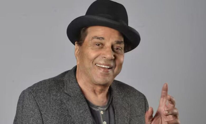 89 वर्षीय धर्मेंद्र अस्पताल से डिस्चार्ज, सुबह-सुबह एम्बुलेंस से घर लौटे