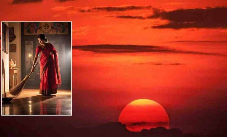 सूर्यास्त के बाद भूलकर भी न करें ये काम, वरना रूठ सकती हैं मां लक्ष्मी!