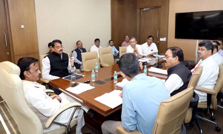 उप मुख्यमंत्री शुक्ल ने जे.पी. अस्पताल के अधोसंरचना विकास कार्यों की समीक्षा की