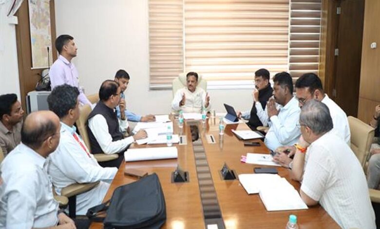 उप मुख्यमंत्री शुक्ल ने चिकित्सा महाविद्यालयों के निर्माण कार्यों की समीक्षा की