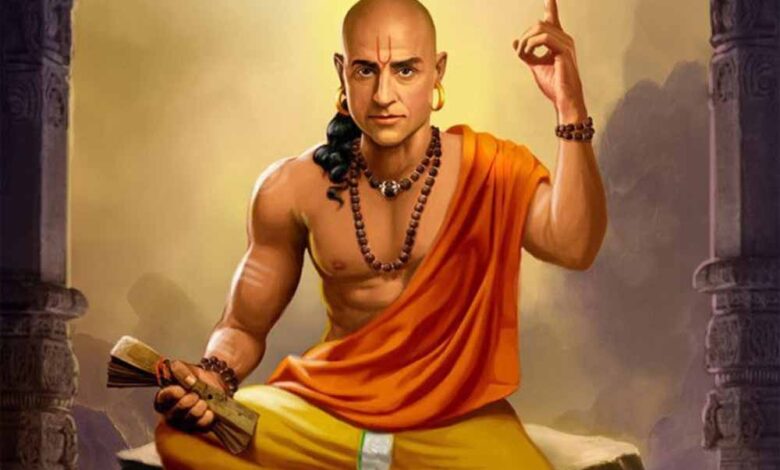 सही निर्णय लेने के लिए अपनाएं चाणक्य नीति के 7 सूत्र, हर कार्य में मिलेगी सफलता