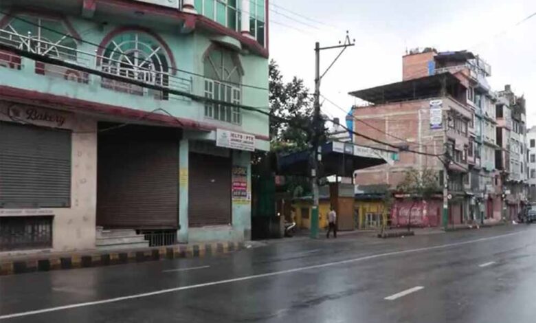 Gen-Z सड़कों पर उतरे, कई शहरों में कर्फ्यू लागू – Khabar Jagat