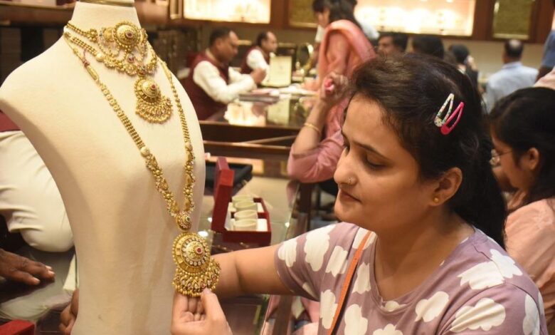 चांदी के दाम में 7 हजार से ज्यादा की बढ़ोतरी, सोने के भाव भी बढ़े