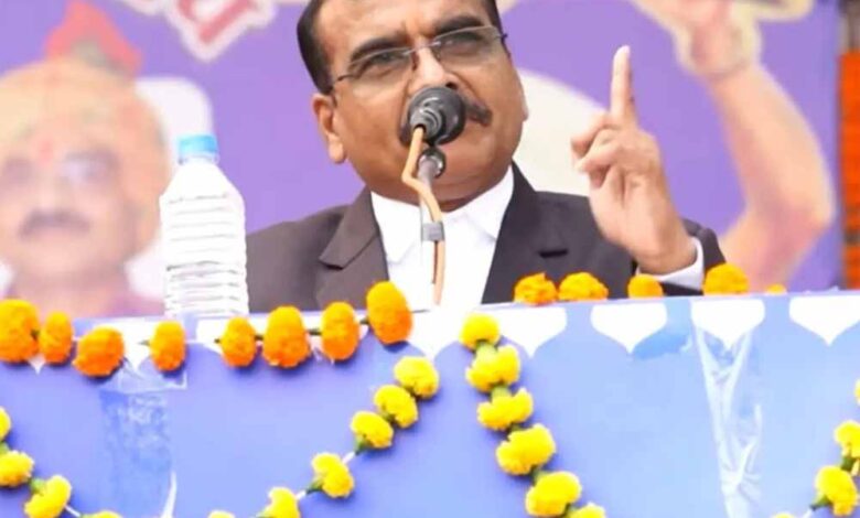 IAS संतोष वर्मा के बचाव में उतरे कांग्रेस के दिग्गज, ‘ब्राह्मण की बेटी’ बयान पर बढ़ी सियासी गर्मी