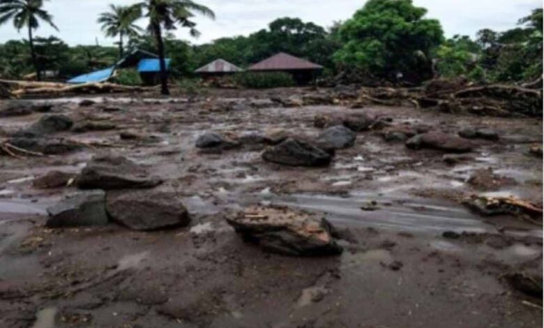 तबाही में कम से कम 13 की मौत – Khabar Jagat