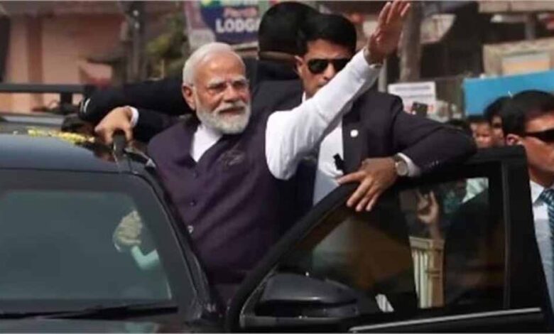 उडुपी पहुंचे पीएम मोदी, कृष्ण मठ में भक्ति कार्यक्रम में होगी विशेष उपस्थिति