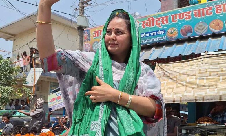 राजनीति और परिवार दोनों से दूरी का ऐलान – Khabar Jagat