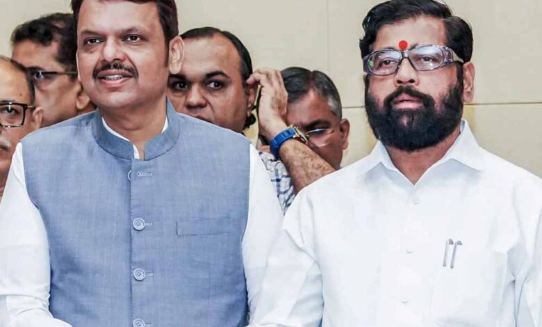 महाराष्ट्र में सियासी तूफ़ान थमा नहीं; समझौते के बाद भी BJP ने शिंदे गुट के तीन नेताओं को किया बाहर