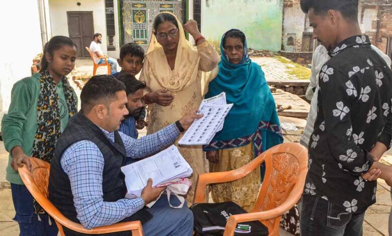 SIR पर फिर सुप्रीम कोर्ट की कड़ी नजर, चुनाव आयोग को भेजा नोटिस