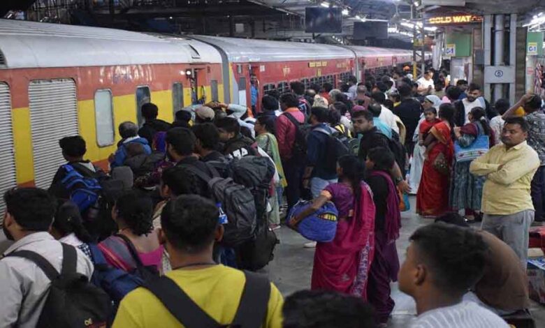 भाजपा ने ट्रेन टिकट देकर वोटर्स को भेजा बिहार, बढ़ी बंपर वोटिंग – Khabar Jagat