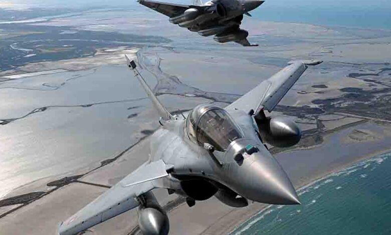 राफेल और Su-57 की जोड़ी से बढ़ेगी इंडियन एयरफोर्स की ताकत, रूस से फाइटर जेट पर डील संभव