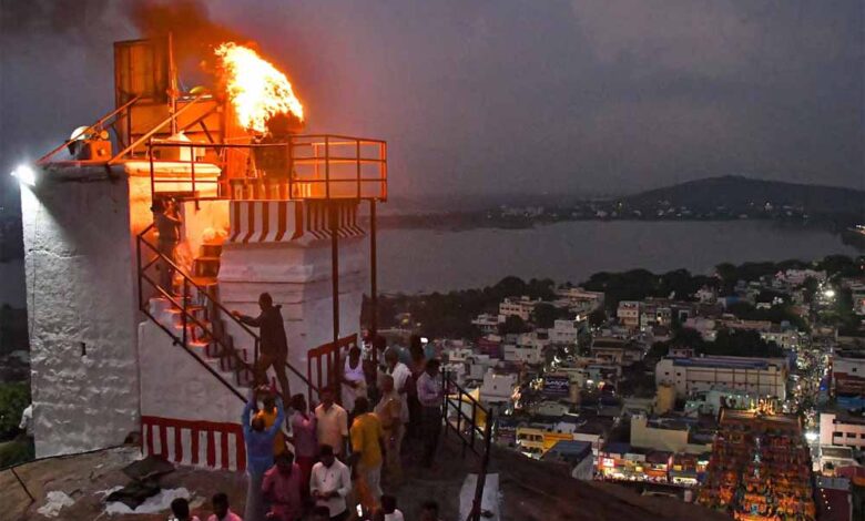 आदेश के बाद भी मंदिर में दीपक नहीं जला—दरगाह विवाद ने पकड़ी तूल – Khabar Jagat