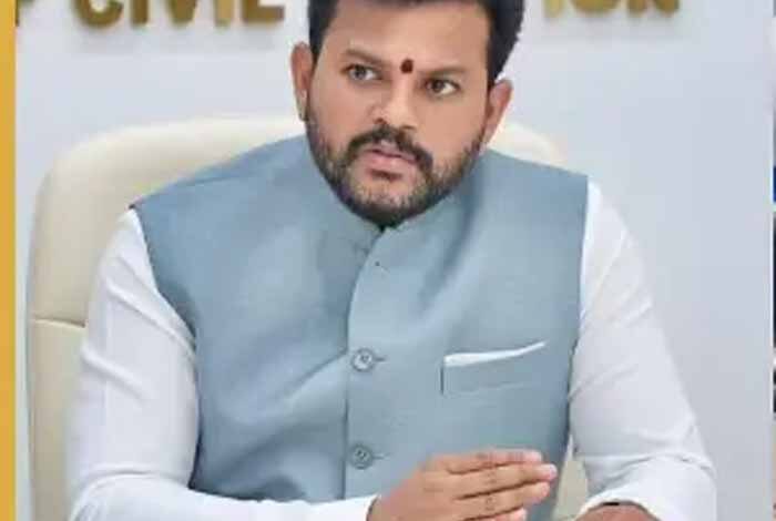 इंडिगो संकट के बीच सरकार का बड़ा एक्शन, प्रभावित रूटों पर लगा फेयर कैप