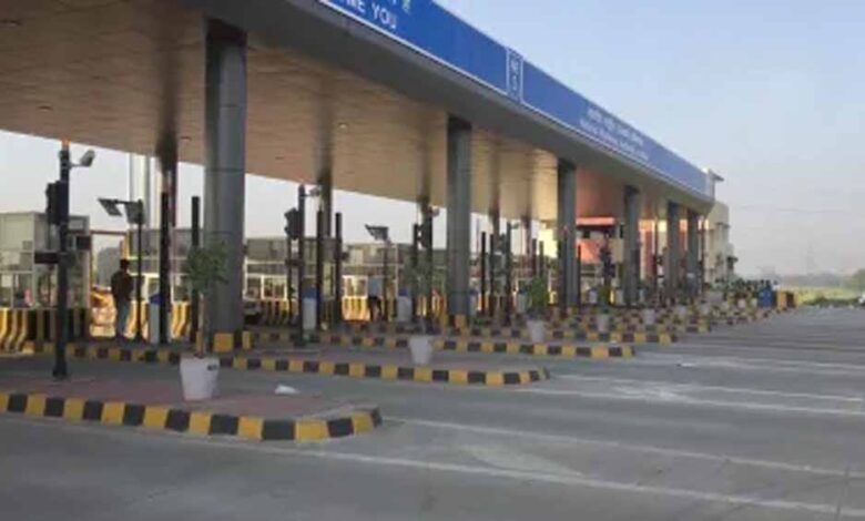 अब Toll Plaza पर नहीं रुकेगी गाड़ी! देश का पहला बैरियर-फ्री टोल सिस्टम इस राज्य में शुरू