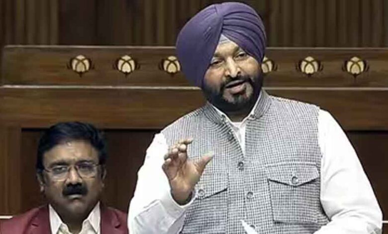 उस परिवार के वारिस से हाथ नहीं मिलाऊंगा— राहुल के ‘गद्दार’ वार पर रवनीत बिट्टू का पलटवार